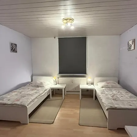 Monteure, Ganzes Haus, Schwarzheide, Haus 1 *