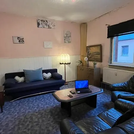 Monteure, Ganzes Haus, Schwarzheide, Haus 1 Apartment *